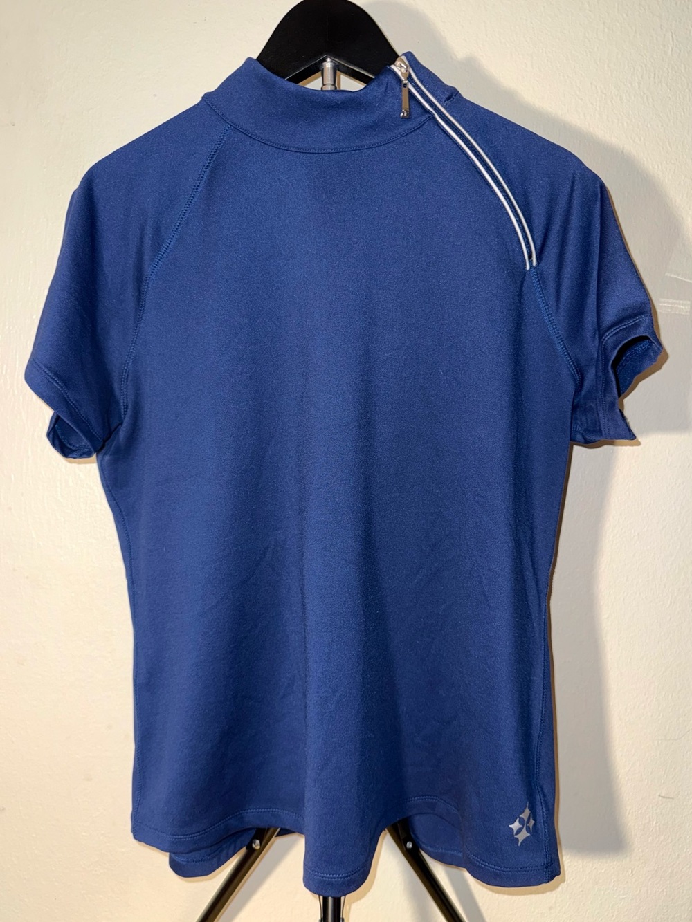 JoFit golf short sleeve athletic top with 1/4 shoulder zipper, size XL